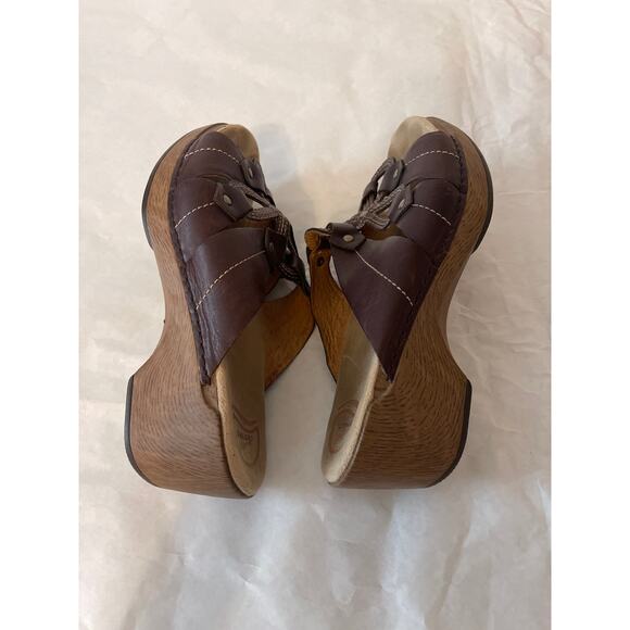 Dansko Serena Brown Leather Glower Stud Sandal Slip On women’s size 40 US 9.5-10 - Picture 4 of 7